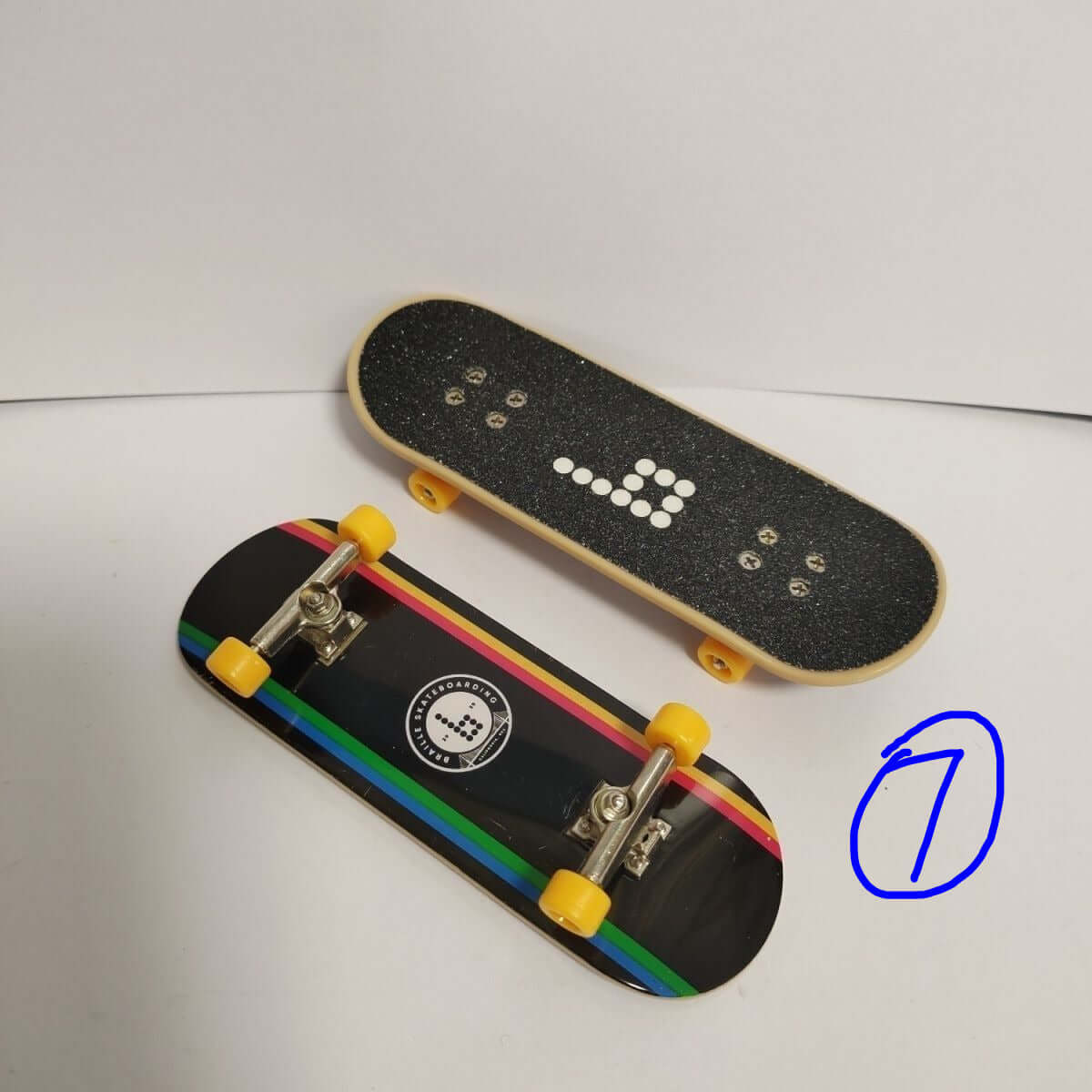 Mouse Jerky Miniature Skateboard Model – Shredding the Streets - GiggleGizmo
