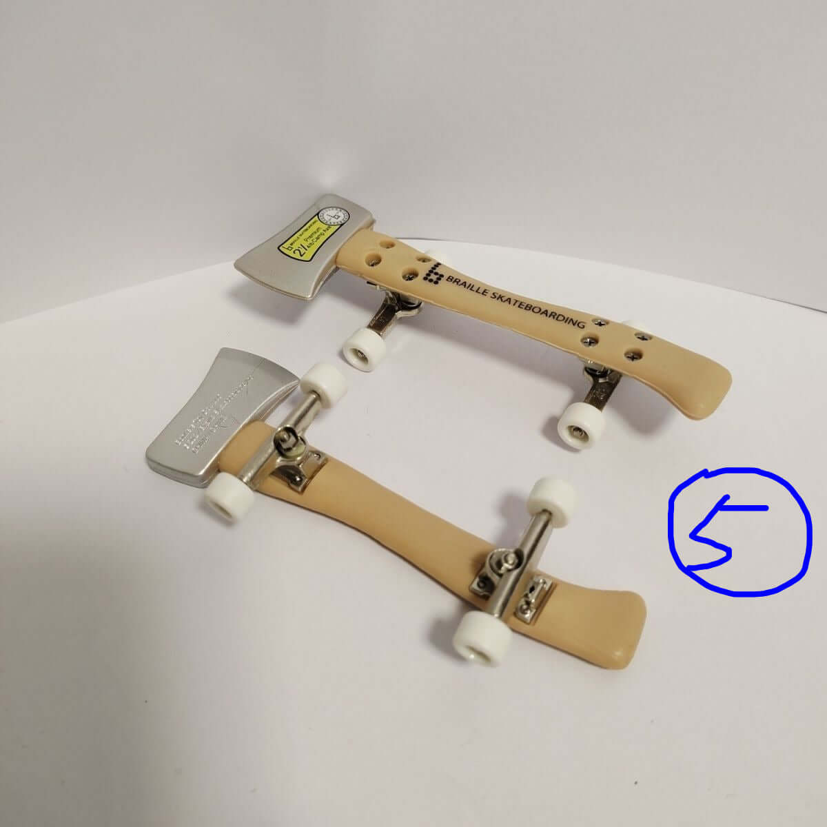 Mouse Jerky Miniature Skateboard Model – Shredding the Streets - GiggleGizmo